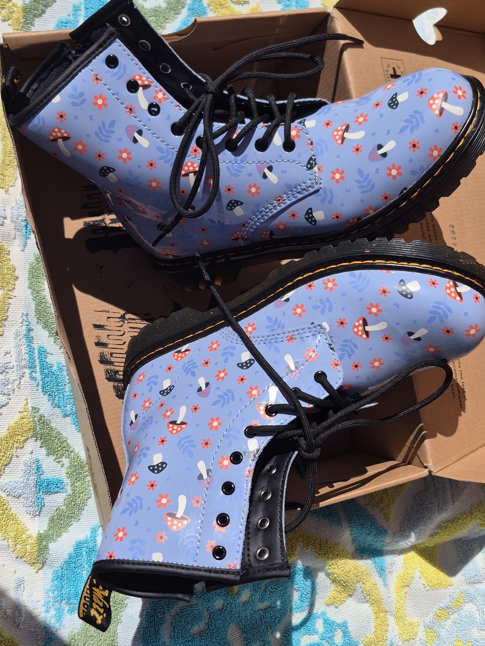 DR. MARTENS 🍄BOOTS